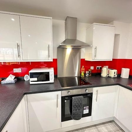 Charming New 2Br Detached House-Central Headington- Wi-Fi, Netflix, Top Location อ็อกซ์ฟอร์ด ภายนอก รูปภาพ