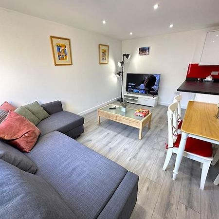 Charming New 2Br Detached House-Central Headington- Wi-Fi, Netflix, Top Location อ็อกซ์ฟอร์ด ภายนอก รูปภาพ